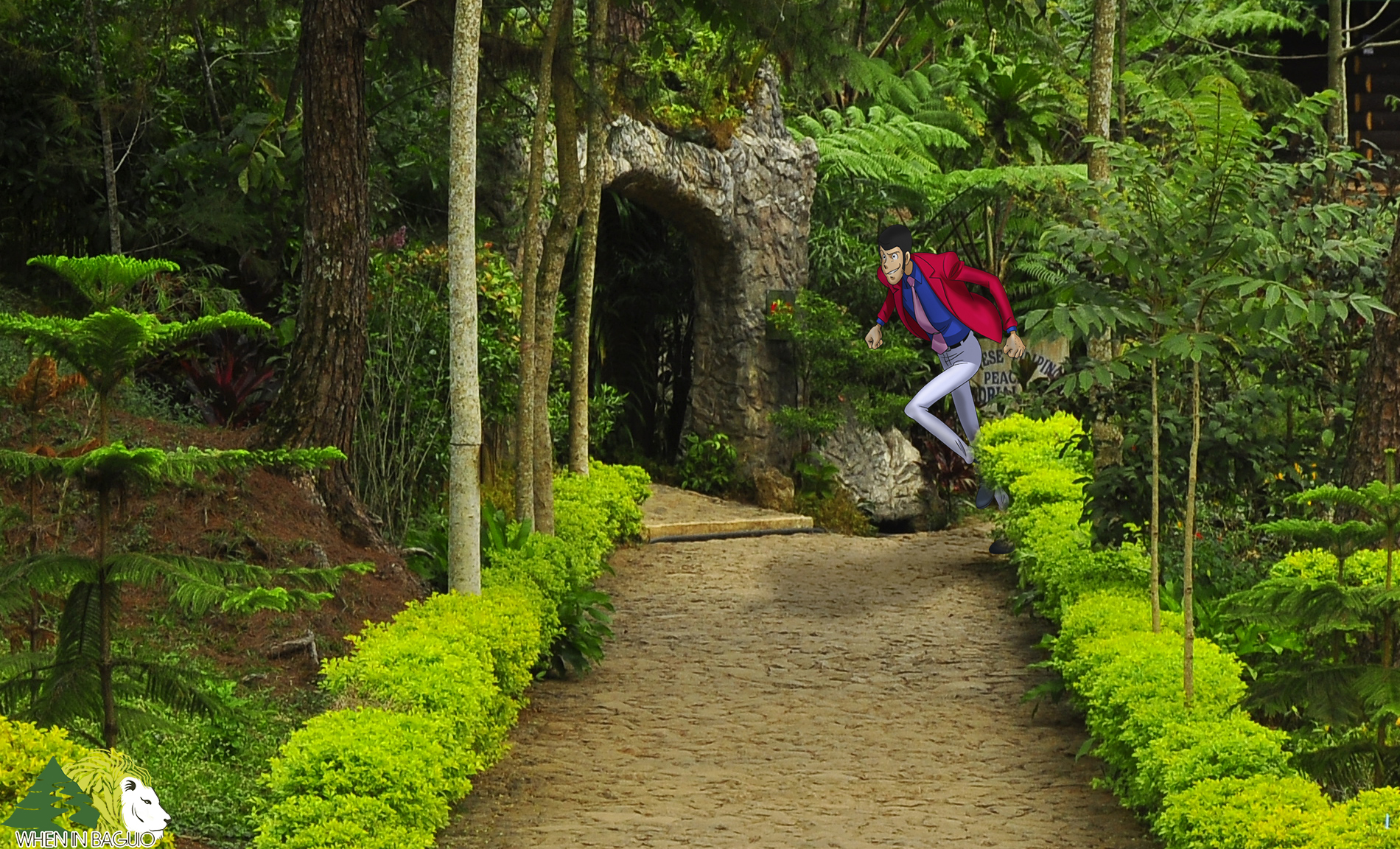 Lupin III hiding towards the Japanese Tunnels at the Botanical Garden.